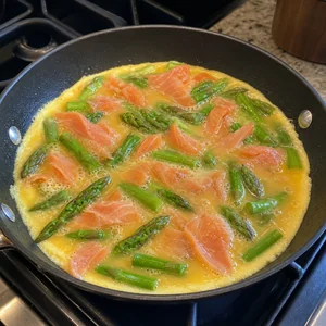 Frittata de Salmón Ahumado y Espárragos con Queso de Cabra