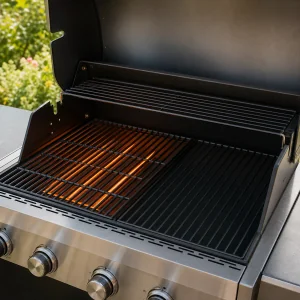 Barbecue vide préparé avec zones de chaleur directe et indirecte