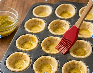 Mini Muffin Tin Pizzas with Homemade Garlic Crust