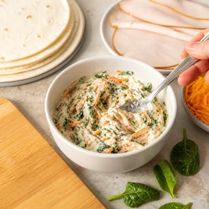Mini Roulés de Dinde et Fromage aux Légumes Cachés